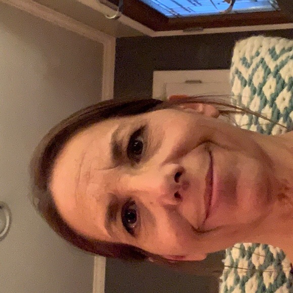 Meet your Posher, Debra - Picture 1 of 1